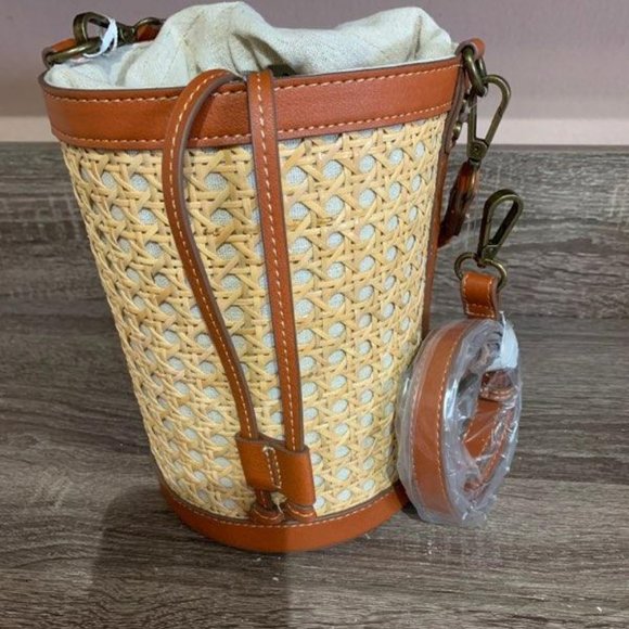 Tommy Bahama Handbags - NWT Tommy Bahama Bucket Bag